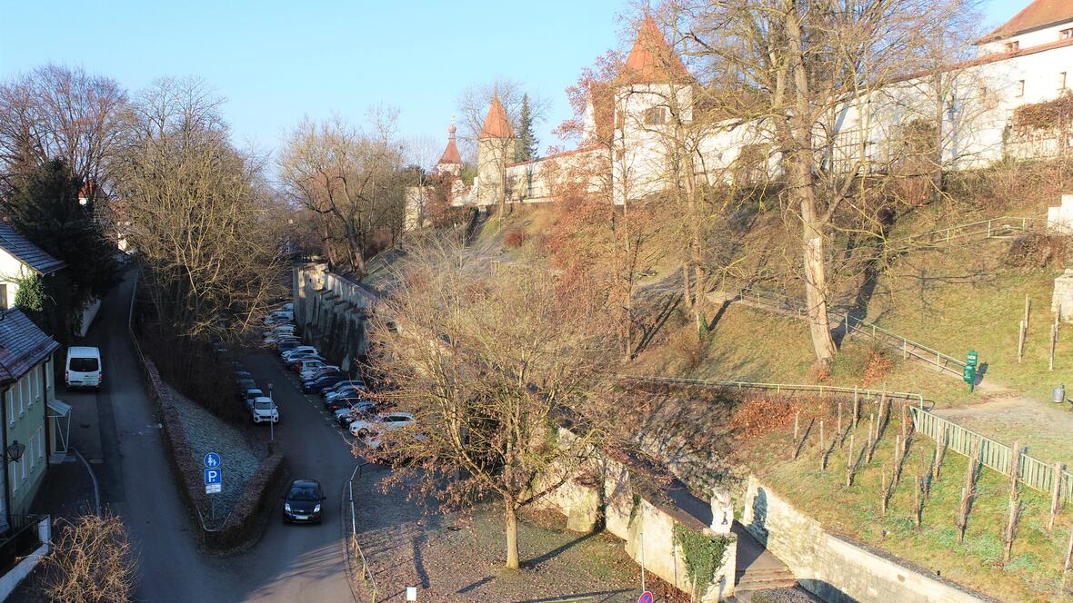 grabenparkplatz-und-hutzeldoerre