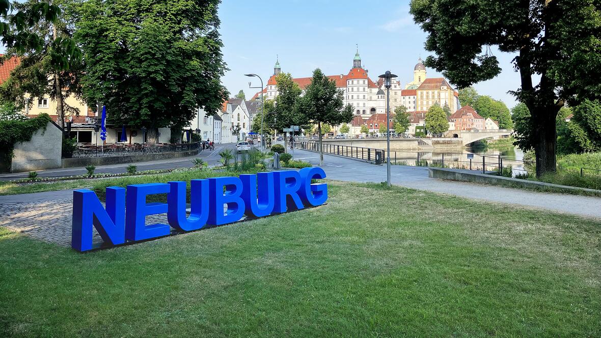 neuburg-schriftzug-2