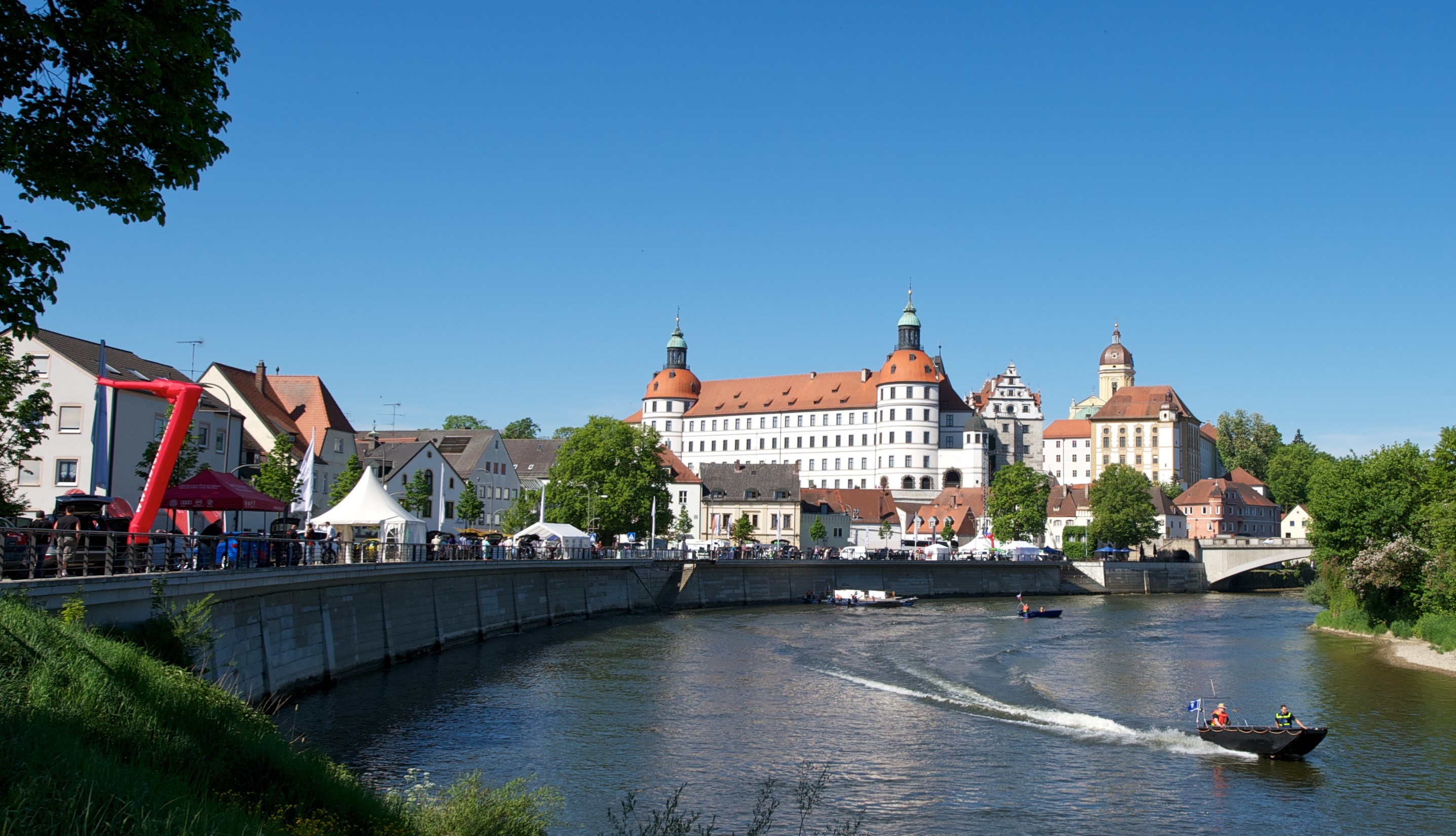 Neue Ampel für mehr Sicherheit - Stadt Neuburg an der Donau