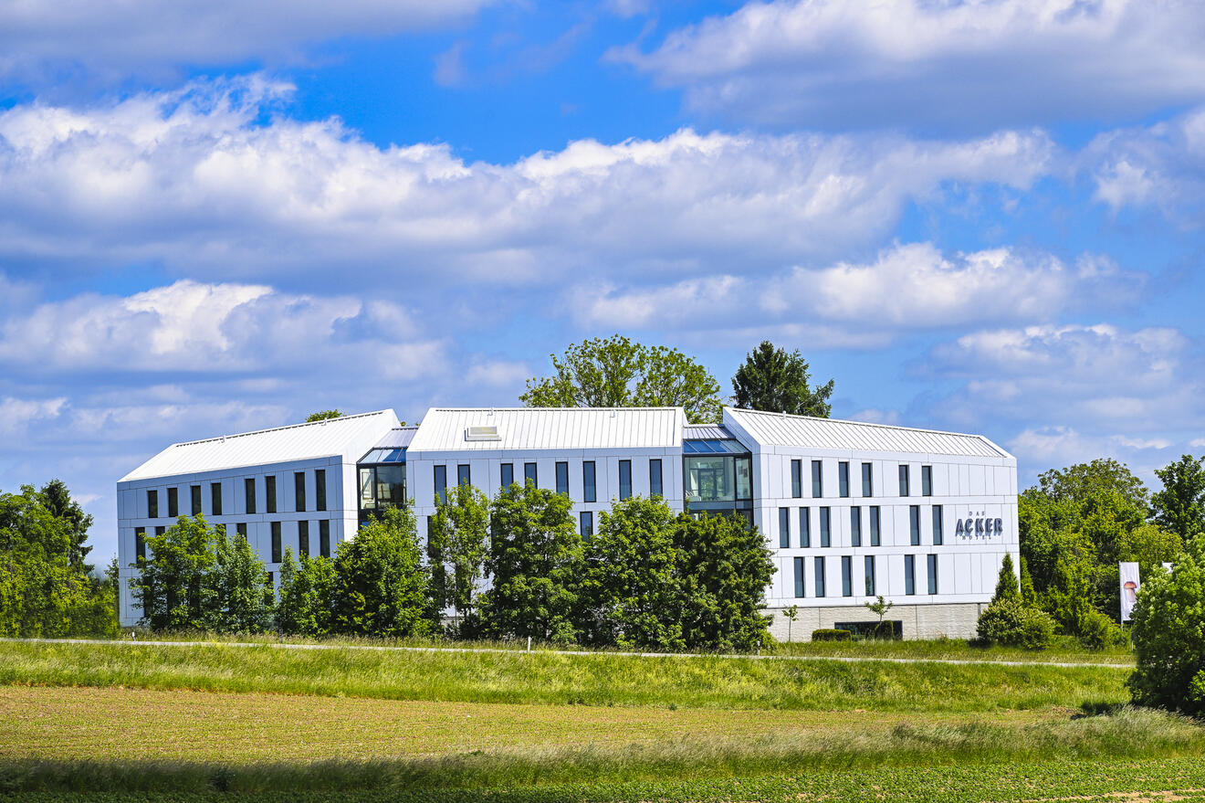 2-hotel_aussenanlage-c-jerry-andre-photography